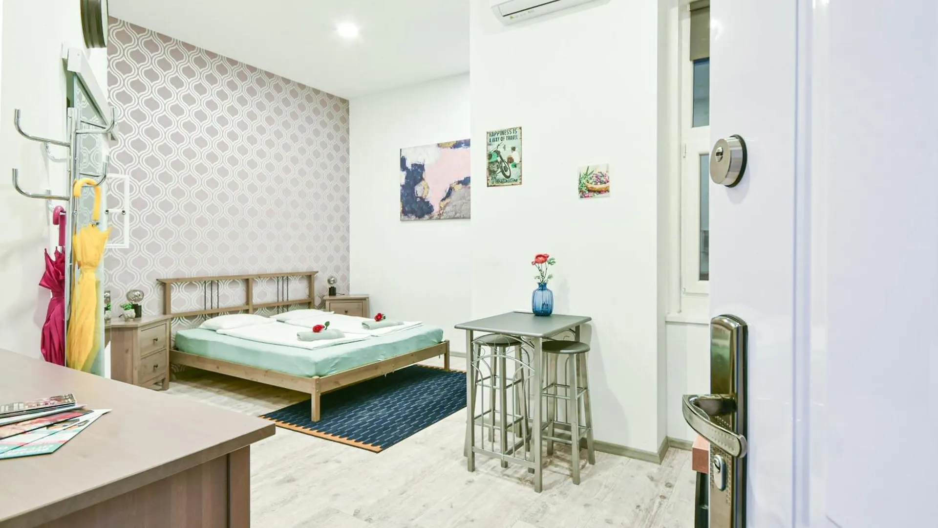 Peaceful Soho Apartment Budapest